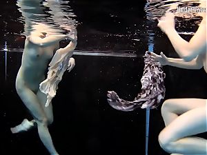 2 girls swim and get naked fabulous